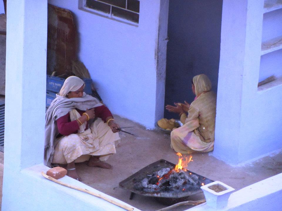 Women making chapatis in Bundi