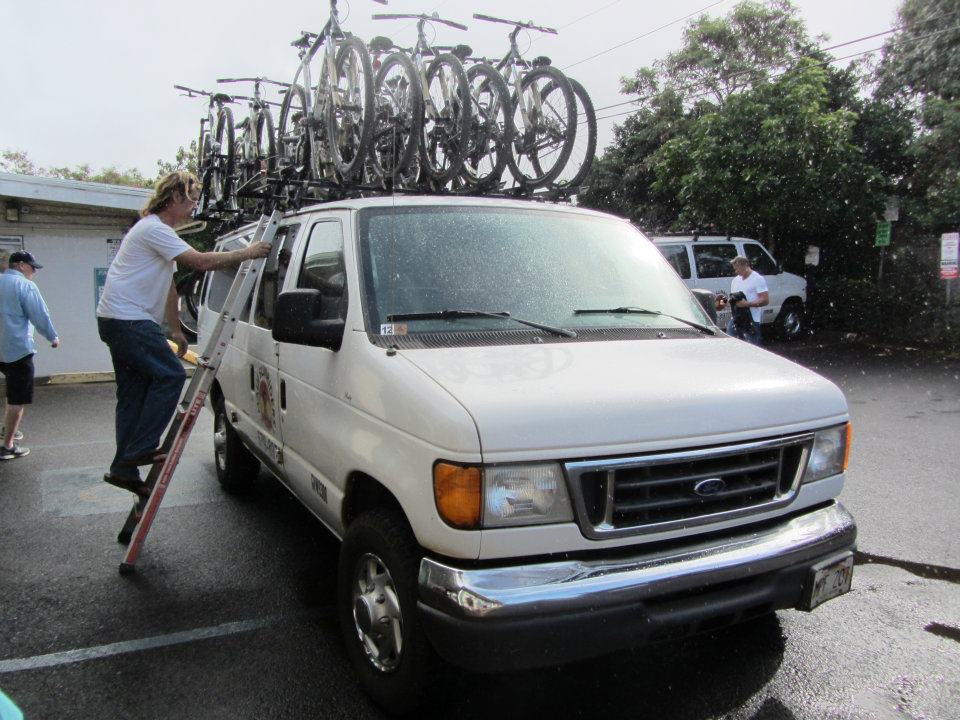 Mike from Maui Sunriders gets our bikes ready.