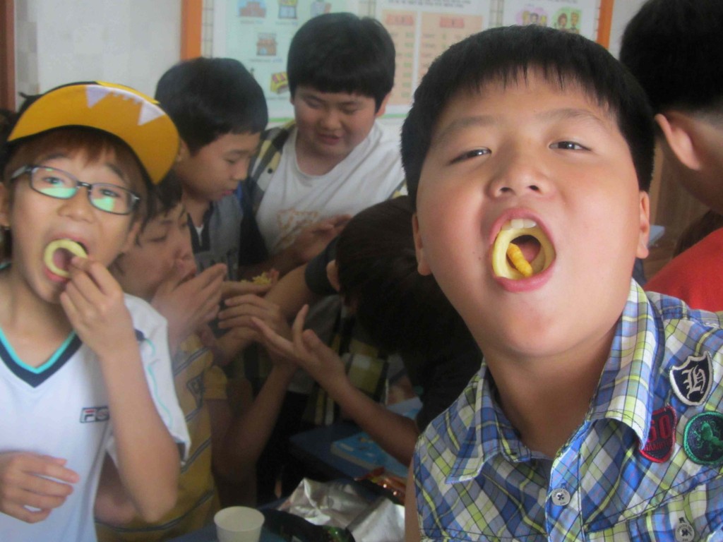 6th grade students in Korea