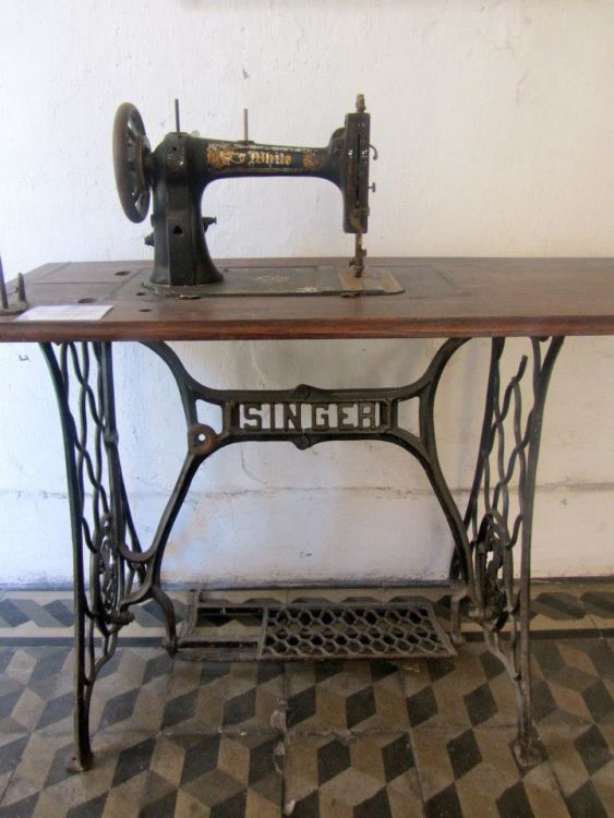 Sewing machine, museo penitentiario, san telmo, buenos aires