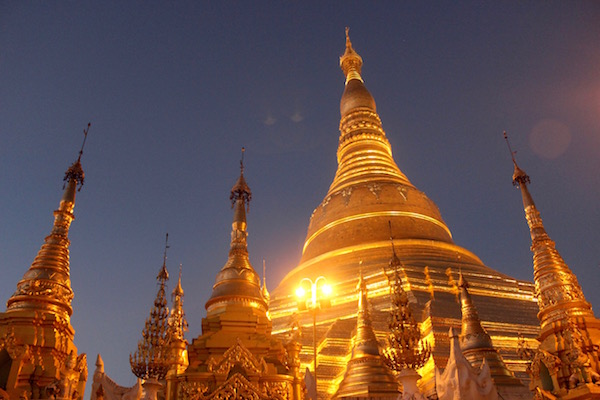 Shwedagon just before dark